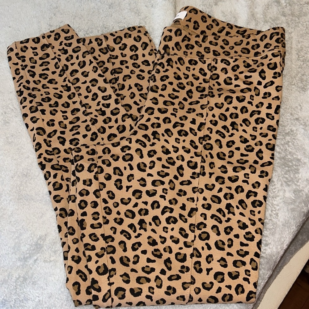 Old Navy Stevie leopard leggings - Picture 2 of 7